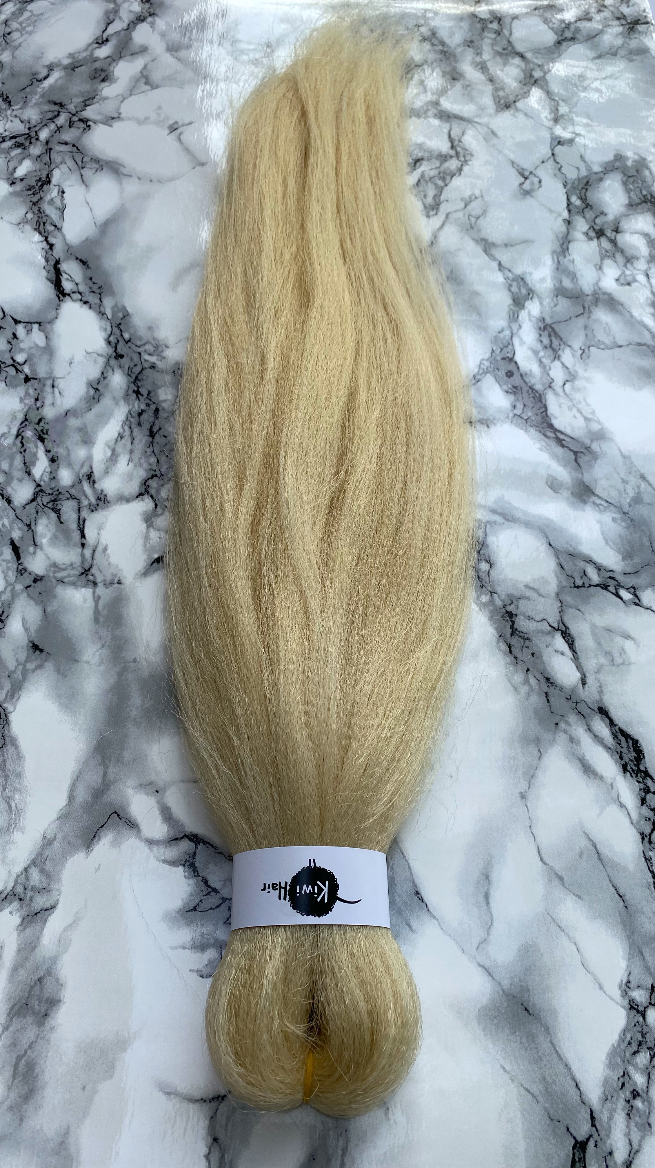 100% Jumbo Braid - 613 - Blond