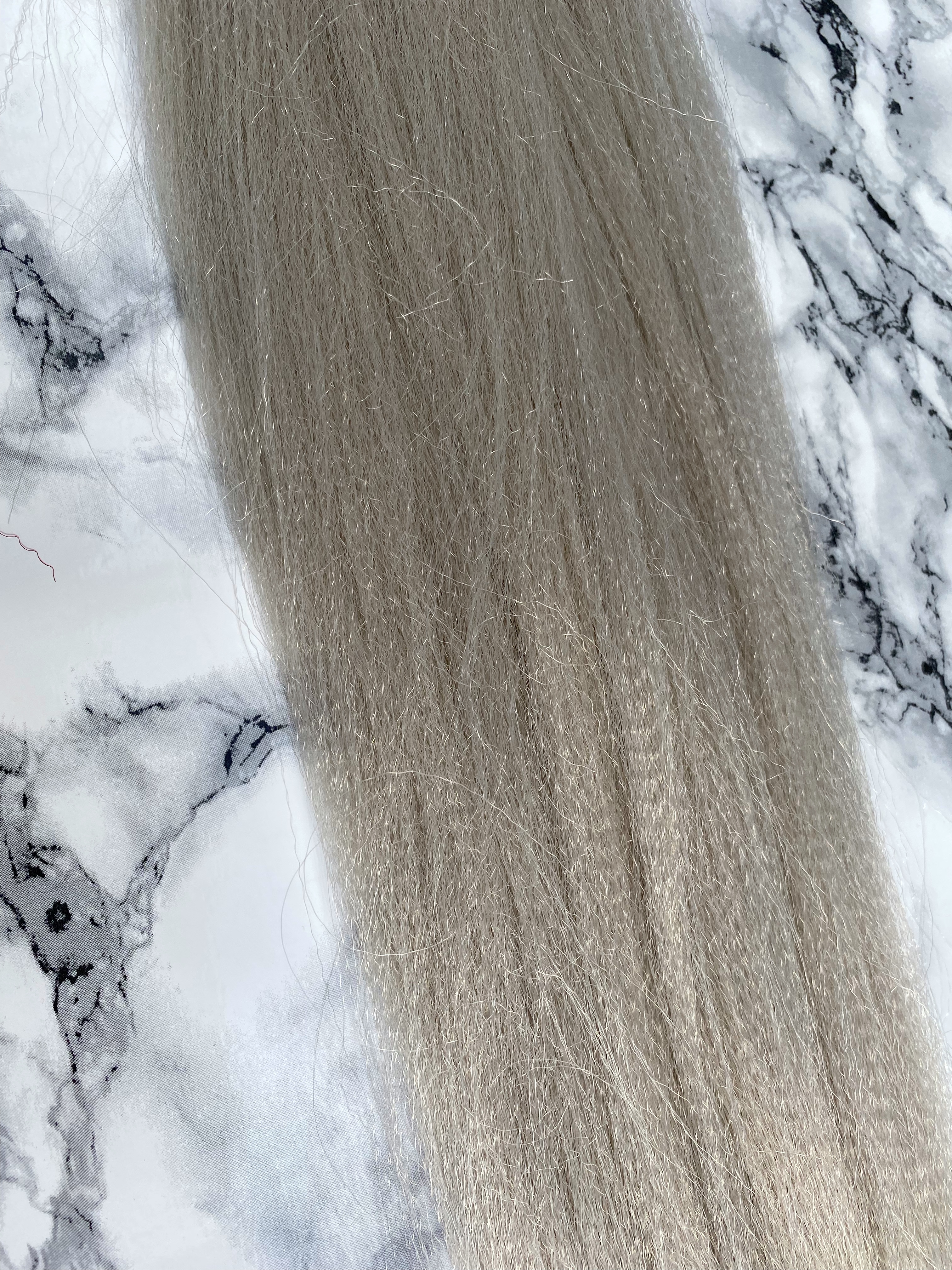 100% Jumbo Braid - 60 - šedá 