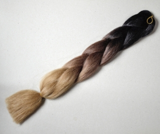 C14 - černá -> hnědá -> žlutá tmavá