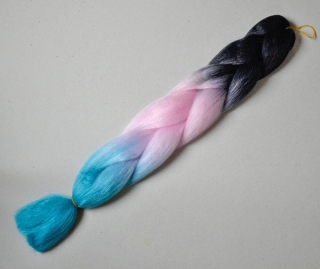 C2 - černá -> růžová světlá -> tyrkysová